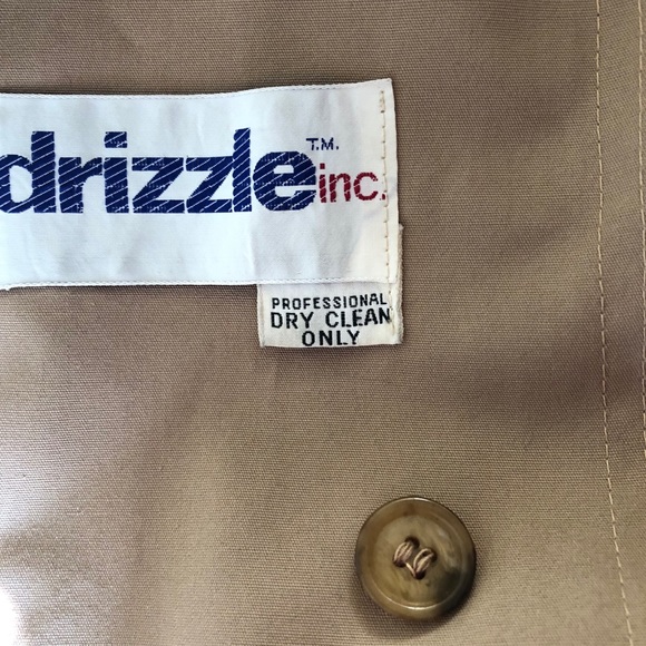 {Drizzle} Vintage Camel Double Breasted Trenchcoat - Picture 4 of 8